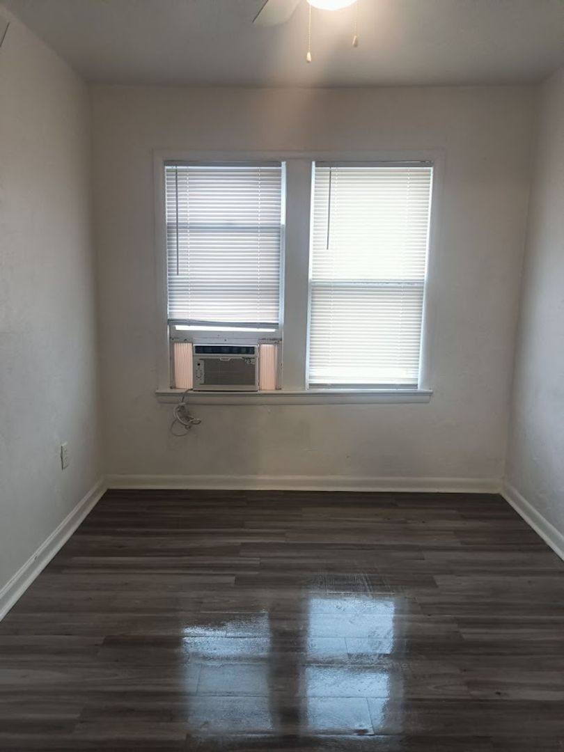 Townhouse for rent at 133 SE 45th St, Oklahoma City, OK 73129
