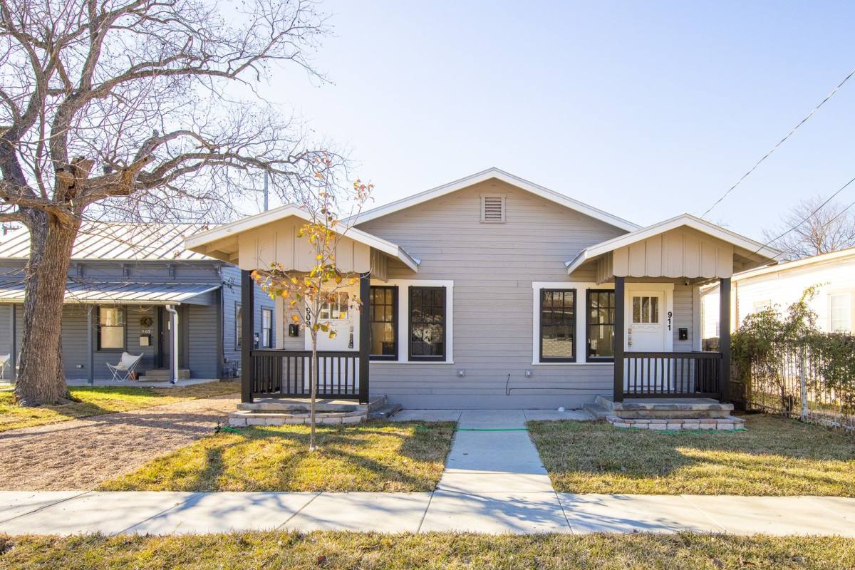 House for rent at 909 N Mesquite St, San Antonio, TX 78202