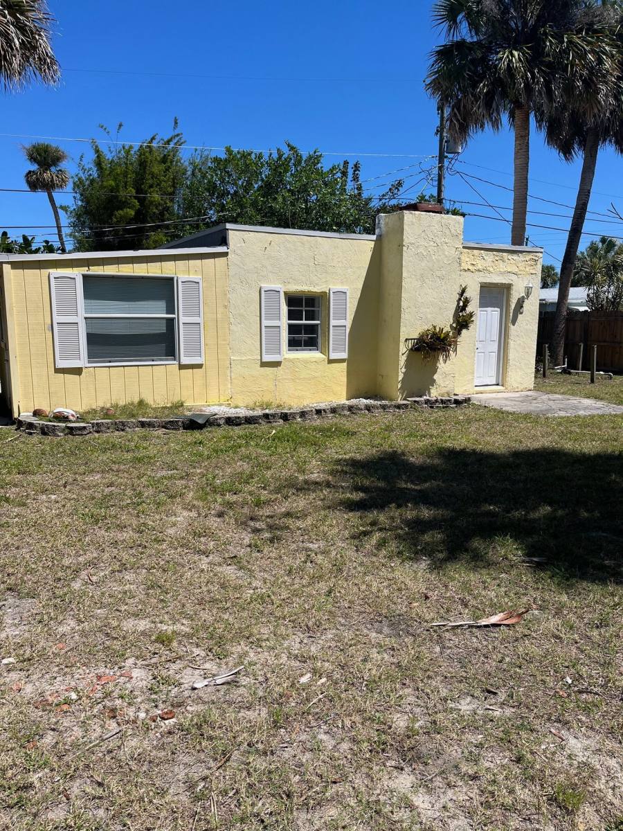 Apartment for rent at 4455 NE Palmetto Dr, Jensen Beach, FL 34957