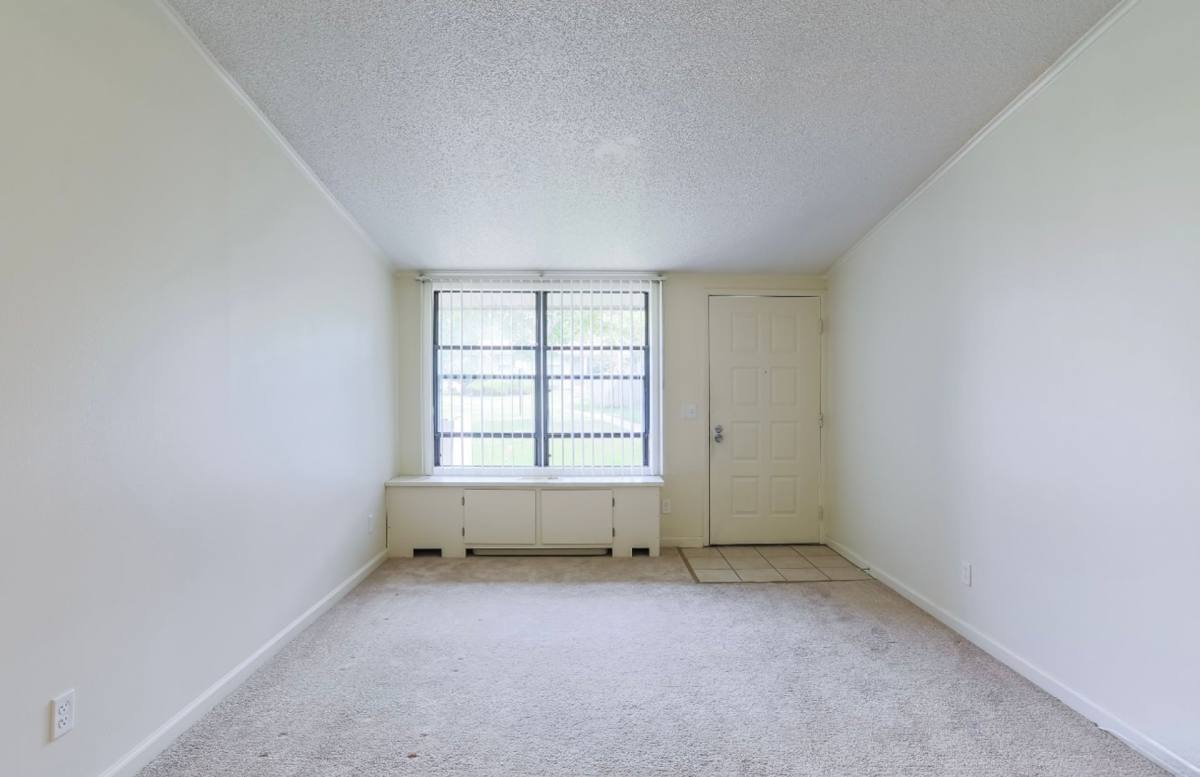 Townhouse for rent at 5278 Southwestern Blvd, Hamburg, NY 14075