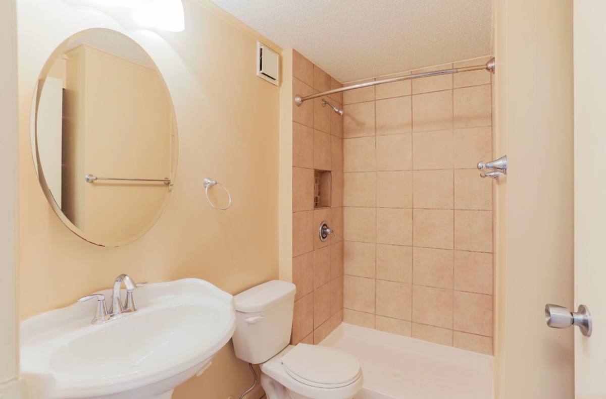 Townhouse for rent at 5278 Southwestern Blvd, Hamburg, NY 14075