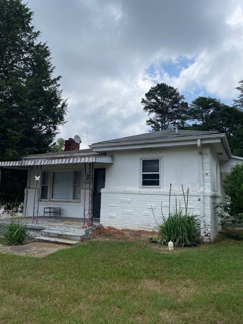 House for rent at 4543 Baux Mountain Rd, Winston Salem, NC 27105