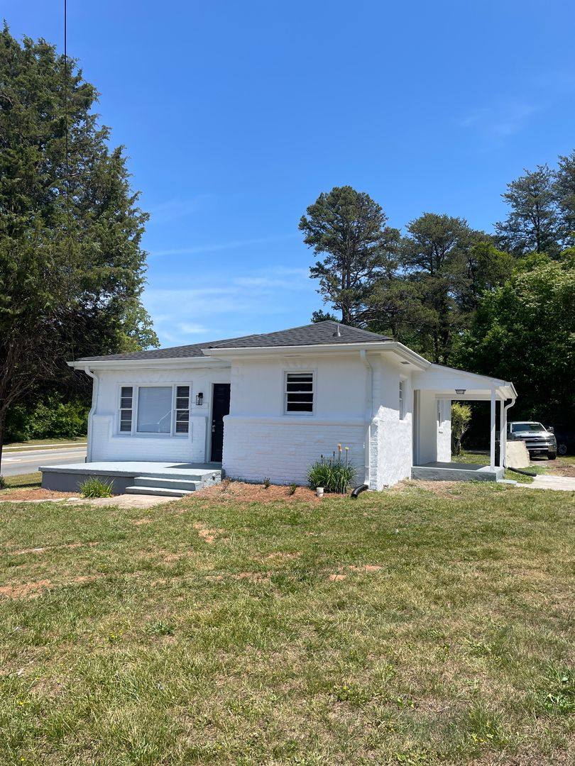 House for rent at 4543 Baux Mountain Rd, Winston Salem, NC 27105