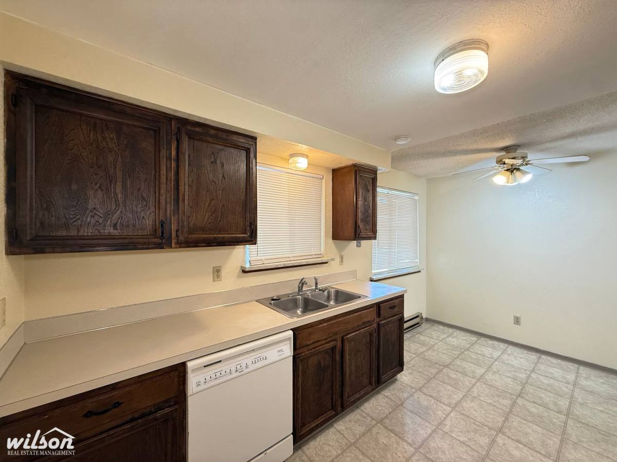 Apartment for rent at 1211 Ledwich Ave, Yakima, WA 98902