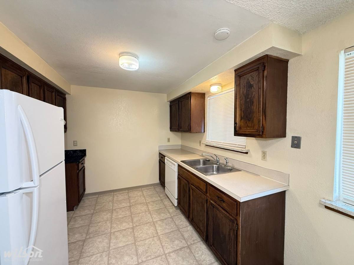 Apartment for rent at 1211 Ledwich Ave, Yakima, WA 98902