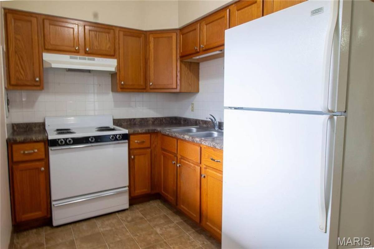 Apartment for rent at 2758 Walton Rd, Saint Louis, MO 63114