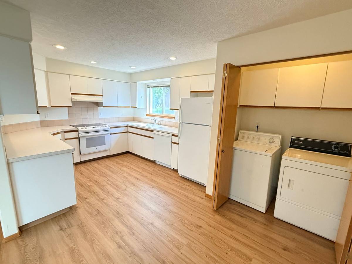 Apartment for rent at 1206 SW 257th Ave, Troutdale, OR 97060