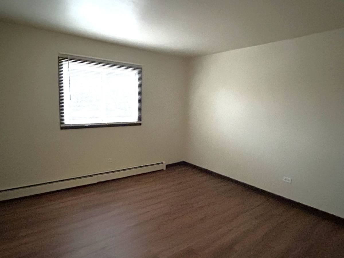 Apartment for rent at 1300 Getzelman Dr, Elgin, IL 60123