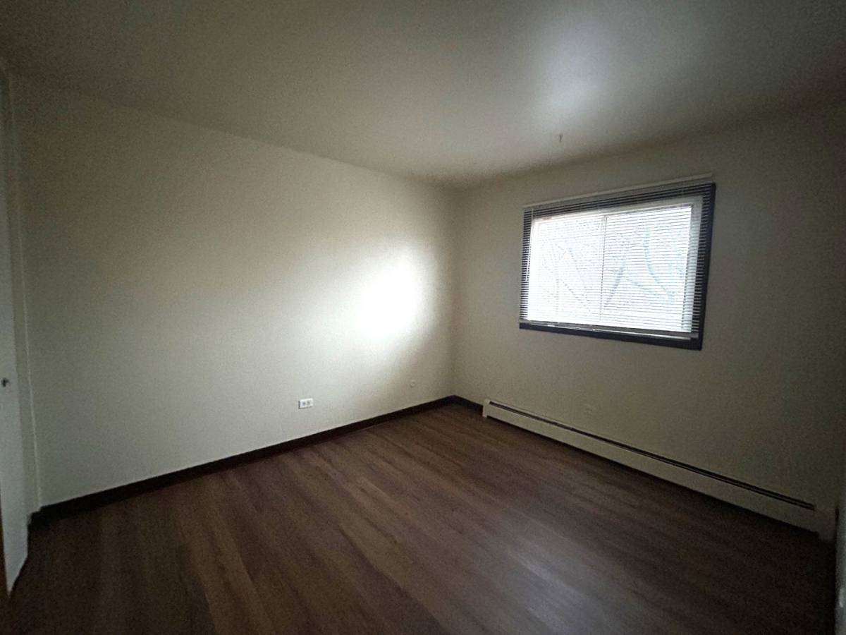 Apartment for rent at 1300 Getzelman Dr, Elgin, IL 60123