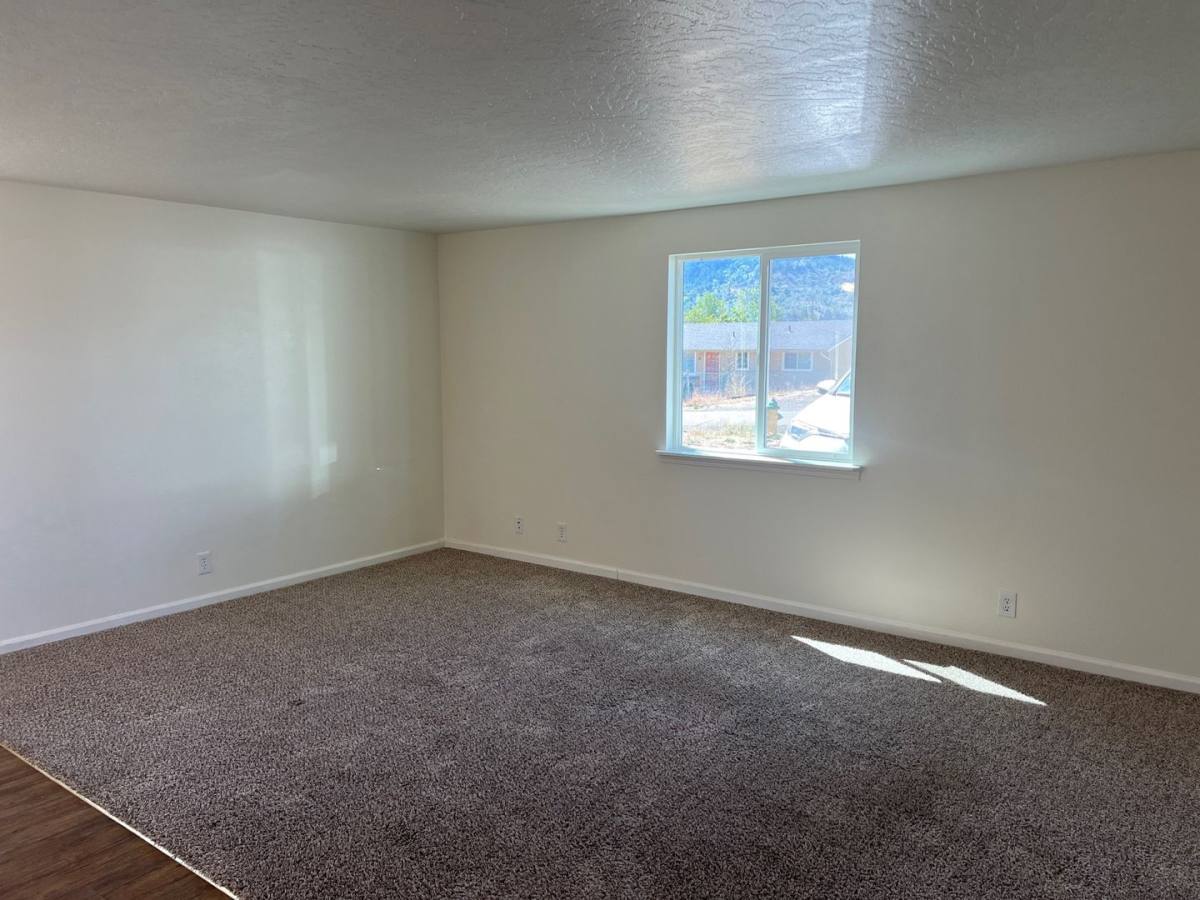Apartment for rent at 270, 272 Kruse St, Sutherlin, OR 97479