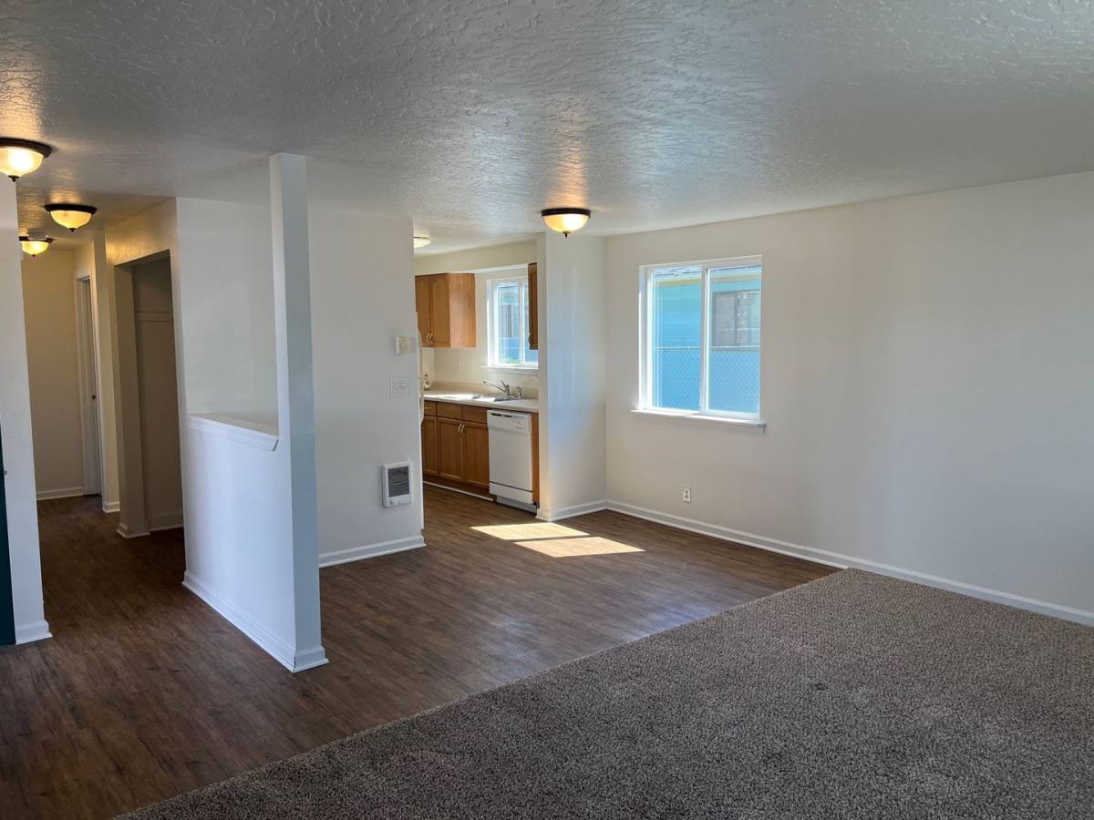Apartment for rent at 270, 272 Kruse St, Sutherlin, OR 97479
