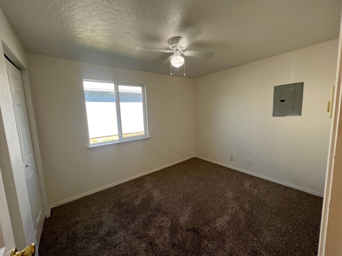 Apartment for rent at 270, 272 Kruse St, Sutherlin, OR 97479