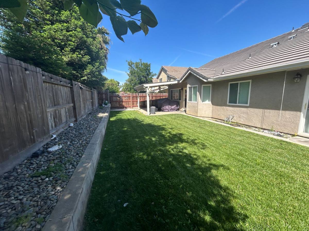 House for rent at 2464 Oak Crest Dr, Turlock, CA 95382