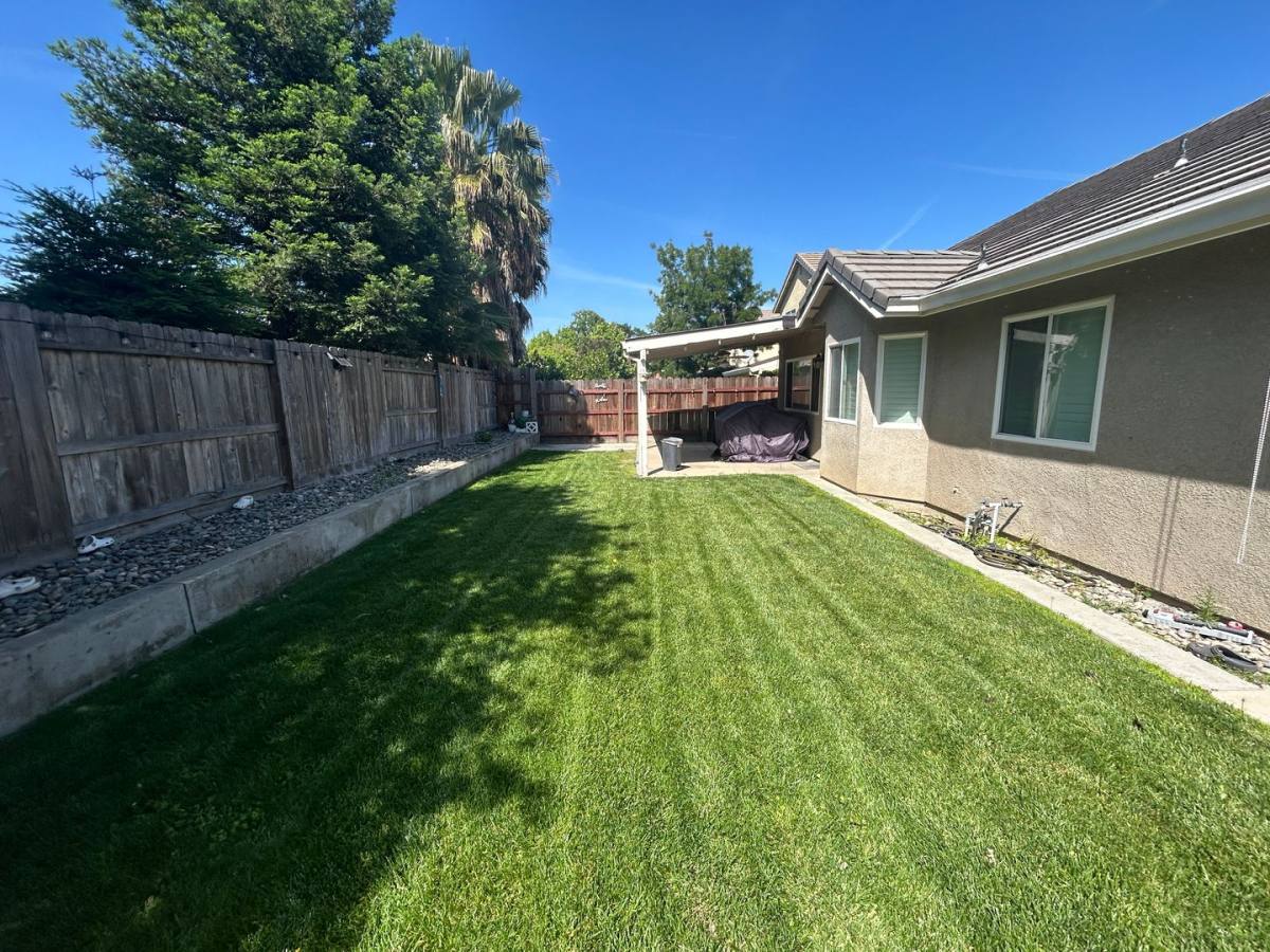 House for rent at 2464 Oak Crest Dr, Turlock, CA 95382