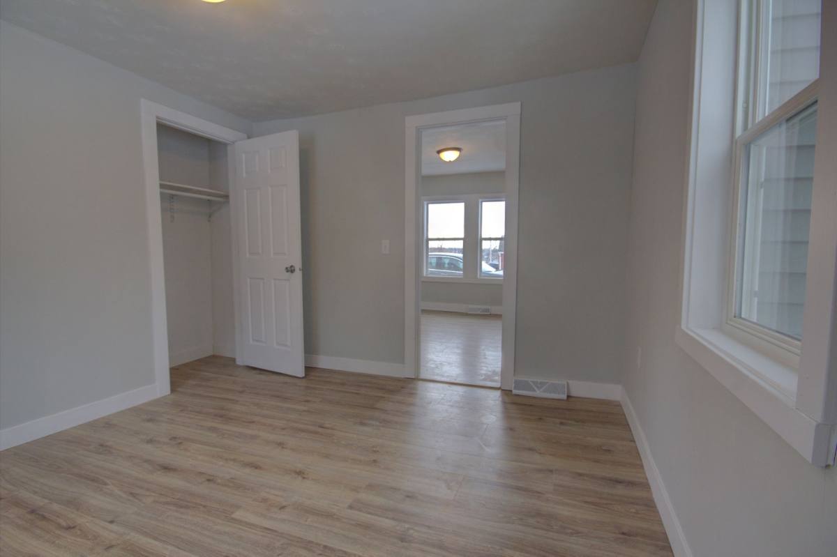 House for rent at 709 28th St, Bettendorf, IA 52722