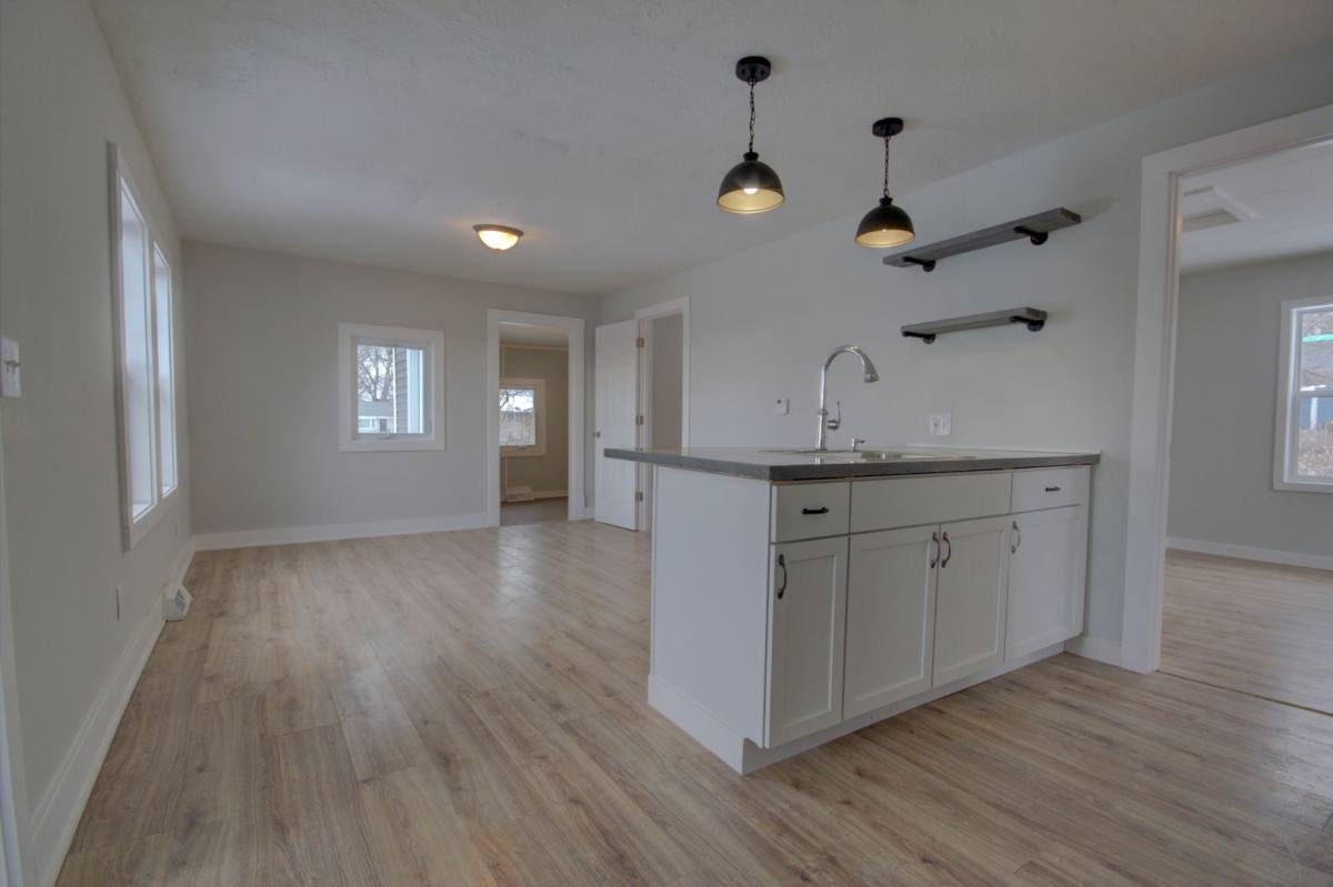 House for rent at 709 28th St, Bettendorf, IA 52722