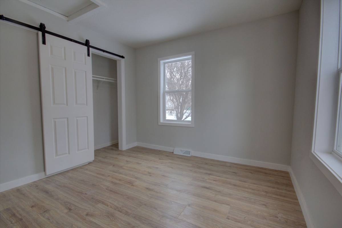 House for rent at 709 28th St, Bettendorf, IA 52722