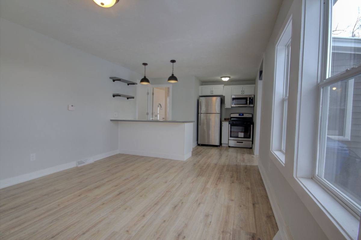 House for rent at 709 28th St, Bettendorf, IA 52722