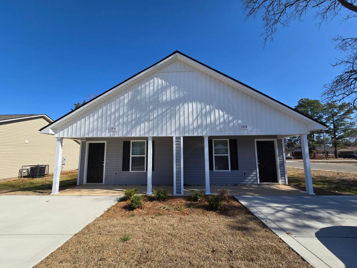 House for rent at 131-B S 6th St, Spring Lake, NC 28390