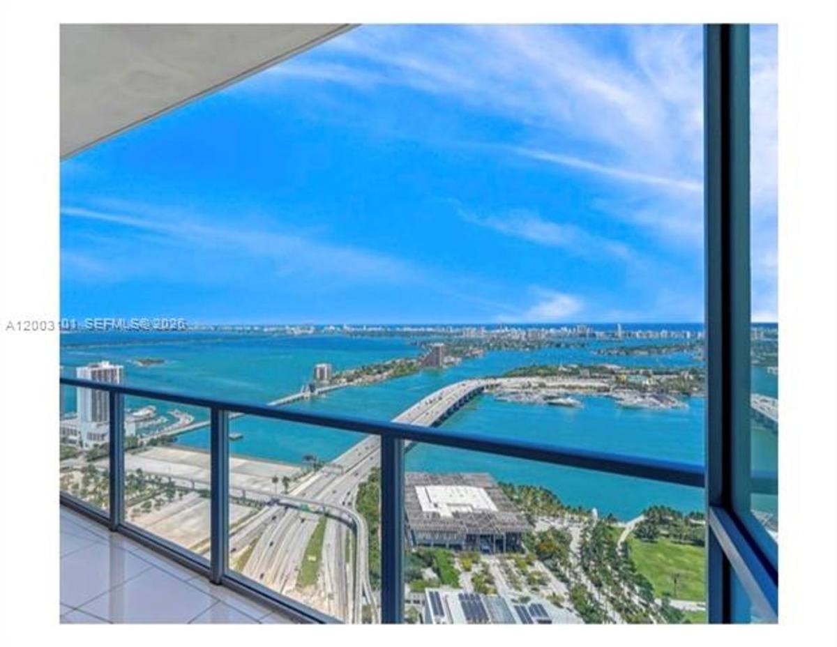 Apartment for rent at 1100 Biscayne Blvd, Miami, FL 33132
