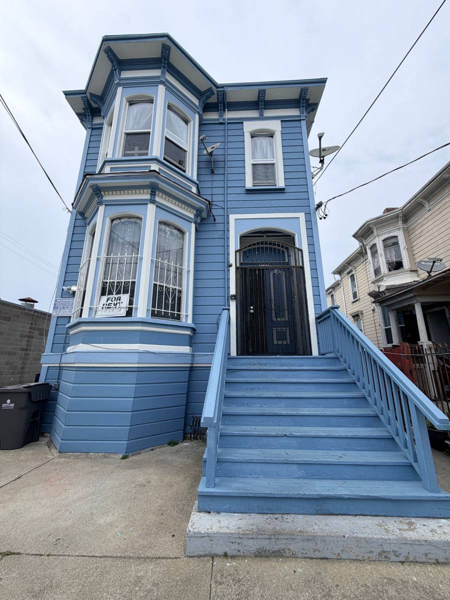 Apartment for rent at 1115 7th Ave, Oakland, CA 94606