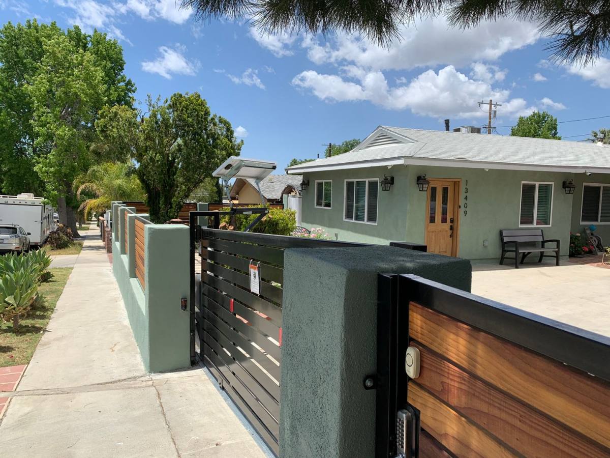 Townhouse for rent at 13409 Oscar St, Sylmar, CA 91342