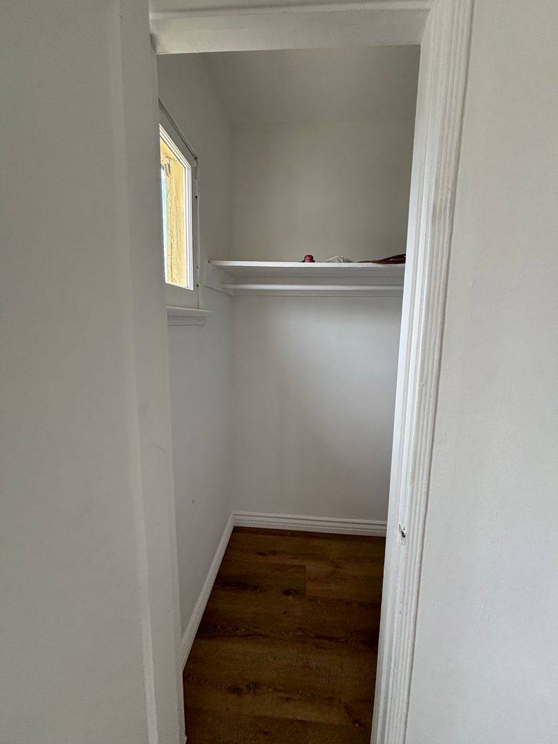 Apartment for rent at 7427 Foothill Blvd, Tujunga, CA 91042