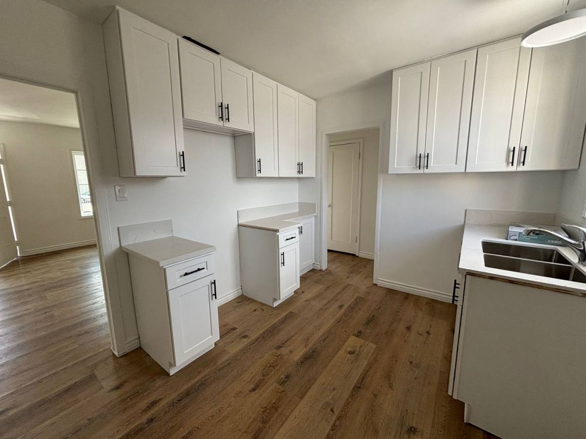 Apartment for rent at 7427 Foothill Blvd, Tujunga, CA 91042
