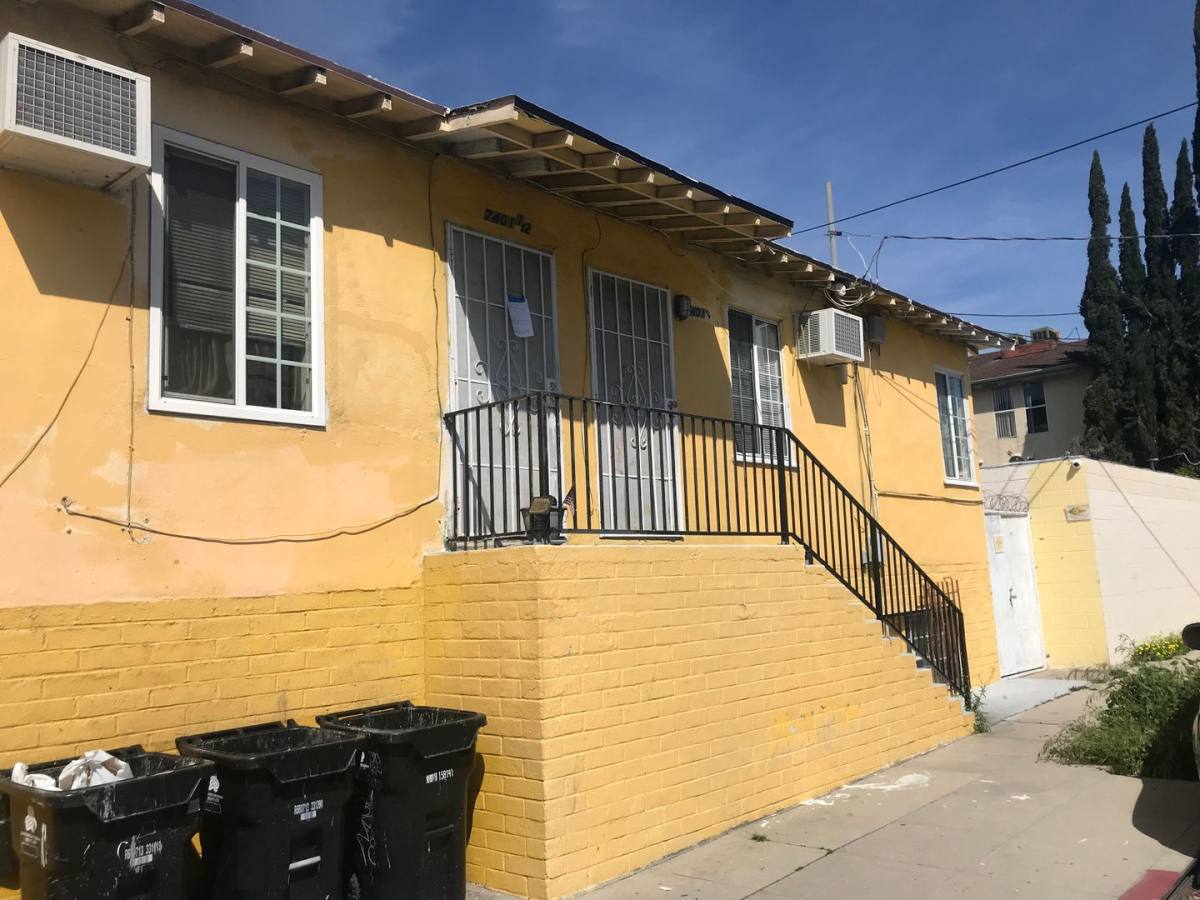 Apartment for rent at 7427 Foothill Blvd, Tujunga, CA 91042
