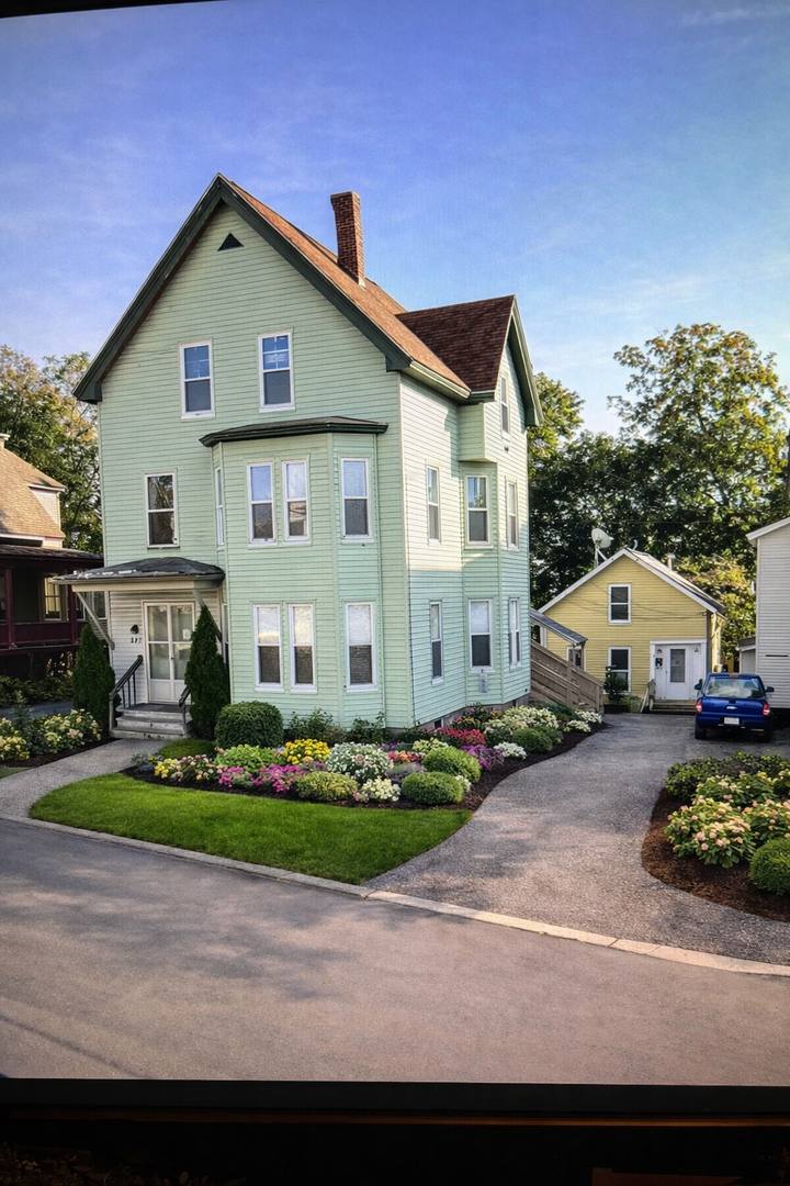 Apartment for rent at 287 Bridge St, Manchester, NH 03104