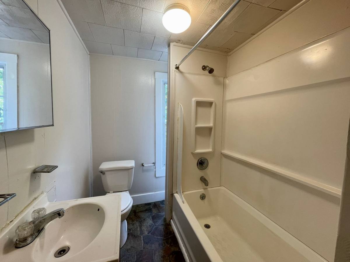 Apartment for rent at 103 Marion St, Bridgeton, NJ 08302