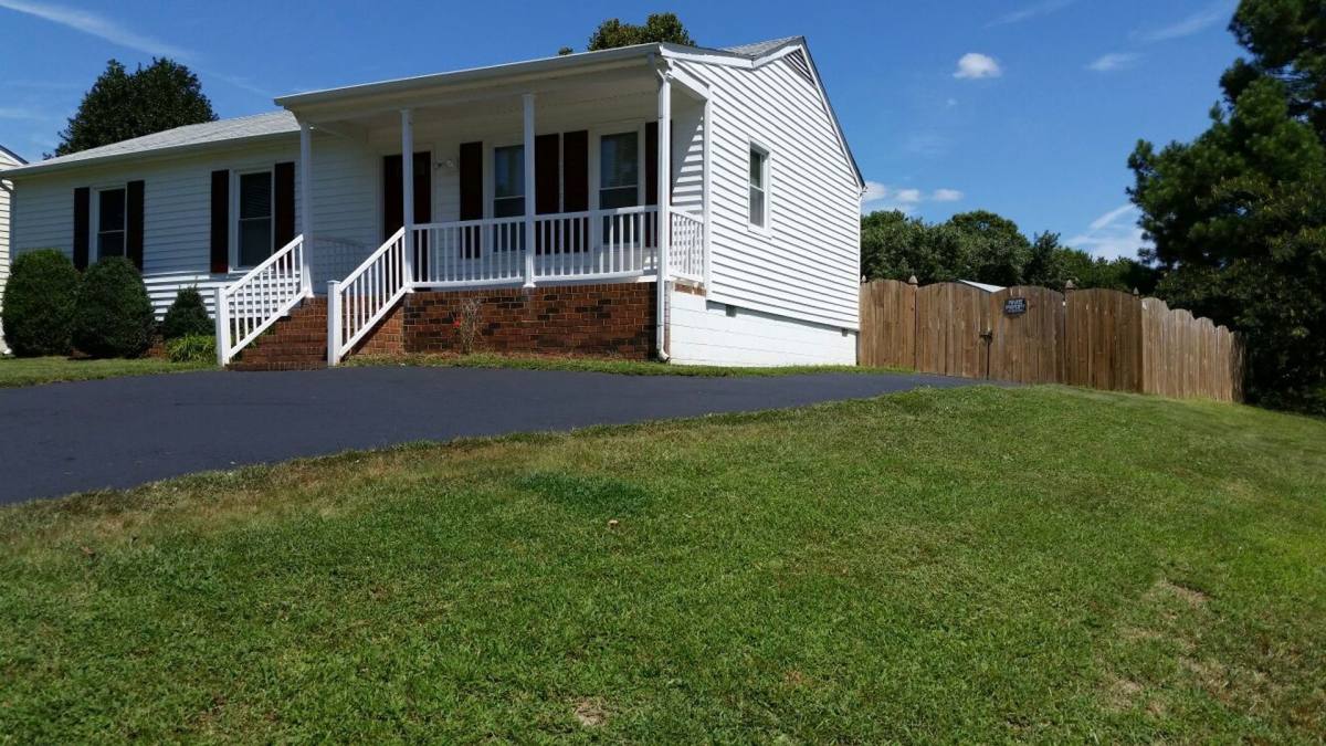 House for rent at 4613 Bridgewood Rd, Midlothian, VA 23112