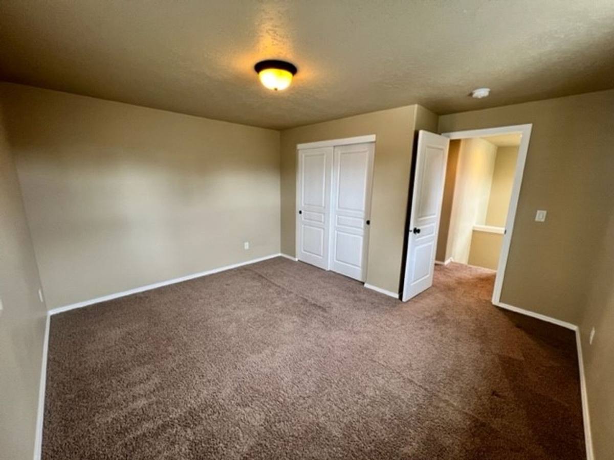 House for rent at 19701 Aspen Meadows Dr, Bend, OR 97702