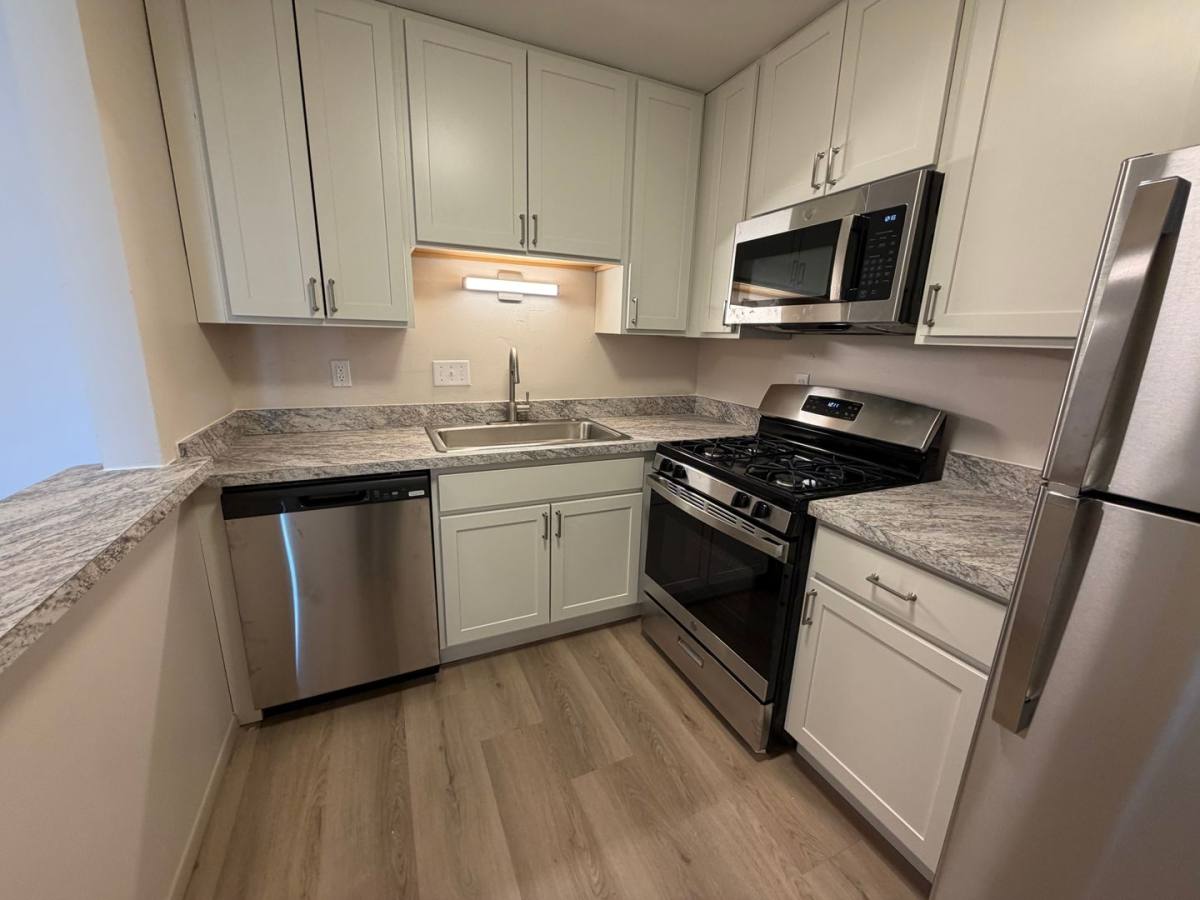 Apartment for rent at 1674 Shawano Ave, Green Bay, WI 54303
