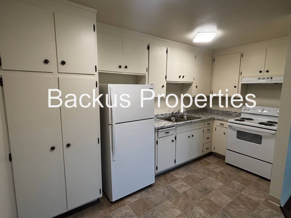 Apartment for rent at 940 Iverson St, Salinas, CA 93901