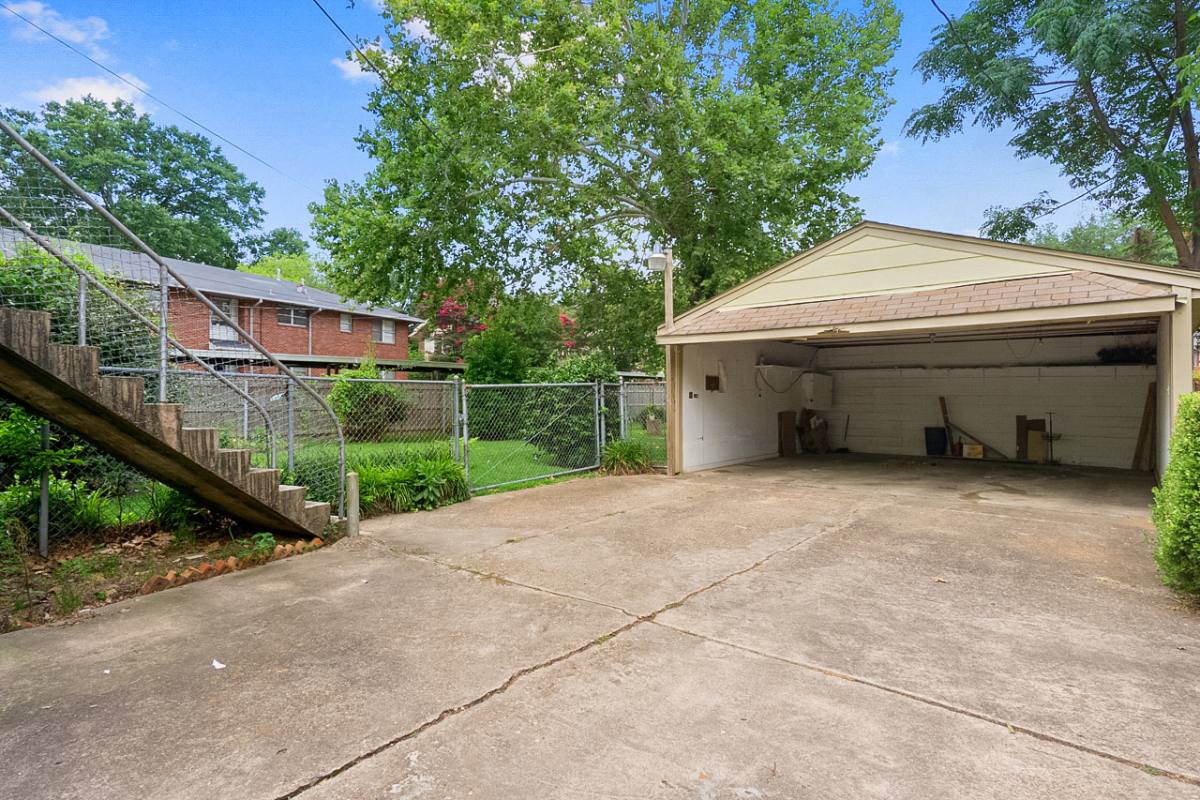 Apartment for rent at 3846 3848 Creswell Ave, Shreveport, LA 71104