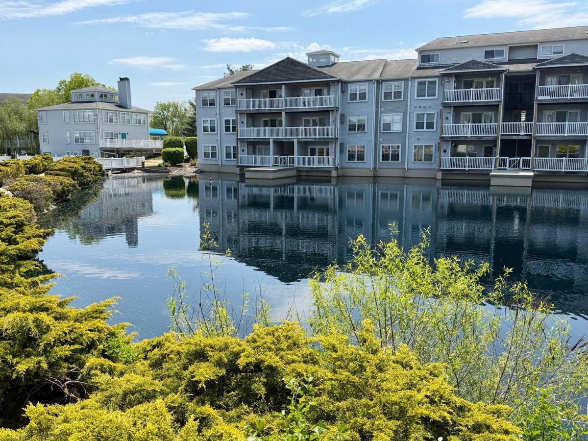 Condo for rent at 401 Waters Edge Dr, Newark, DE 19702