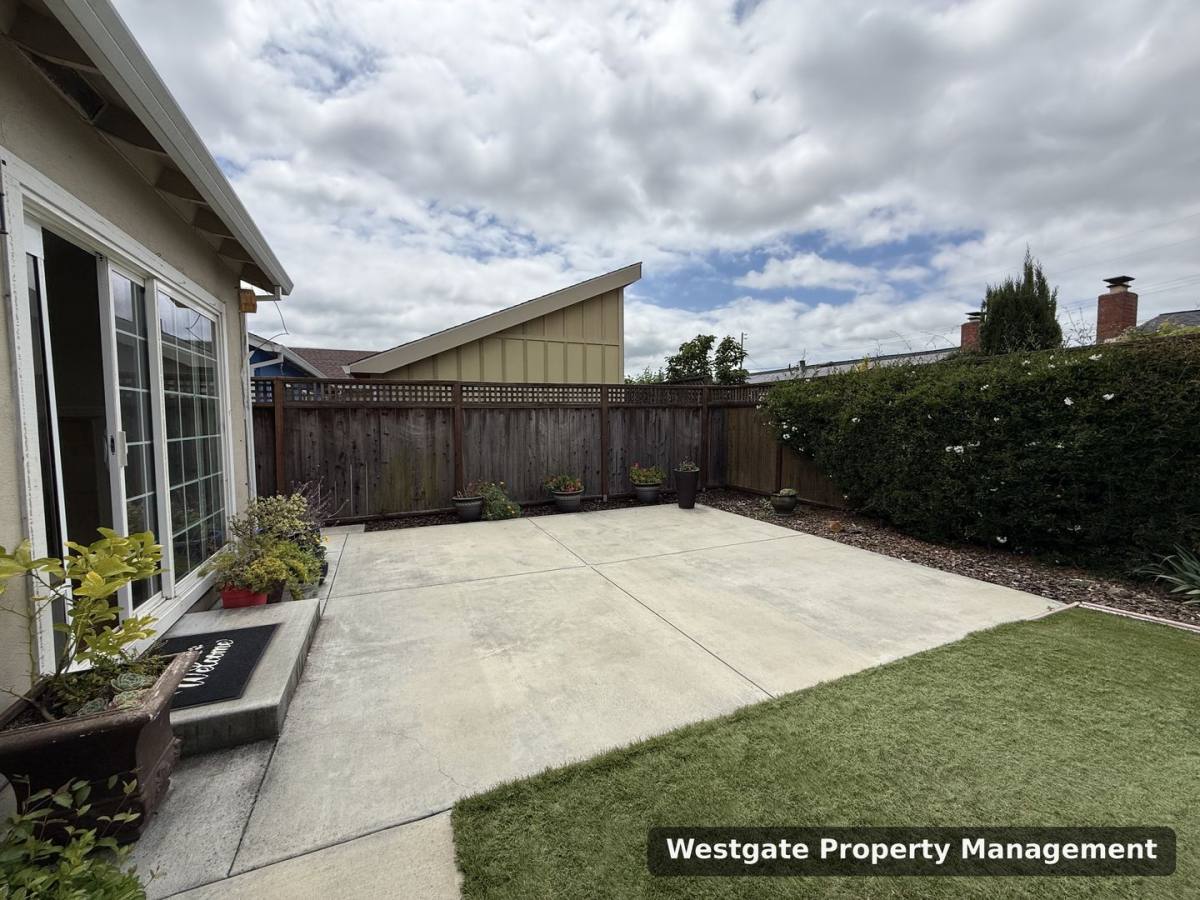 House for rent at 1729 Kearny St, Petaluma, CA 94954
