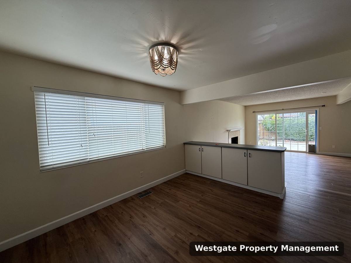 House for rent at 1729 Kearny St, Petaluma, CA 94954