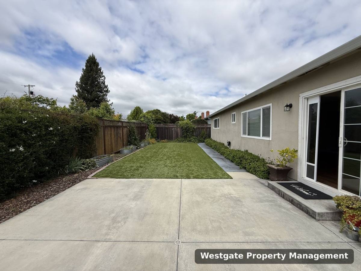 House for rent at 1729 Kearny St, Petaluma, CA 94954