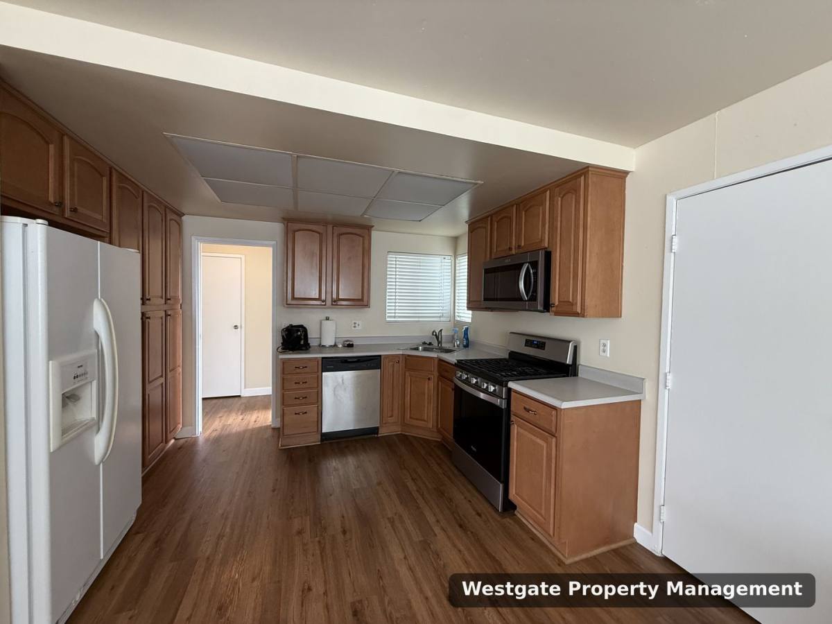 House for rent at 1729 Kearny St, Petaluma, CA 94954