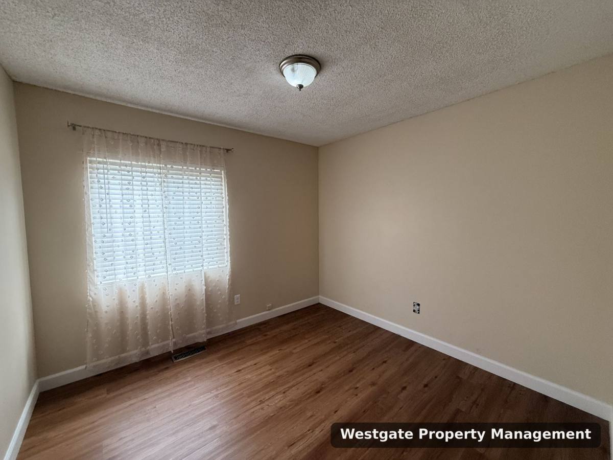 House for rent at 1729 Kearny St, Petaluma, CA 94954