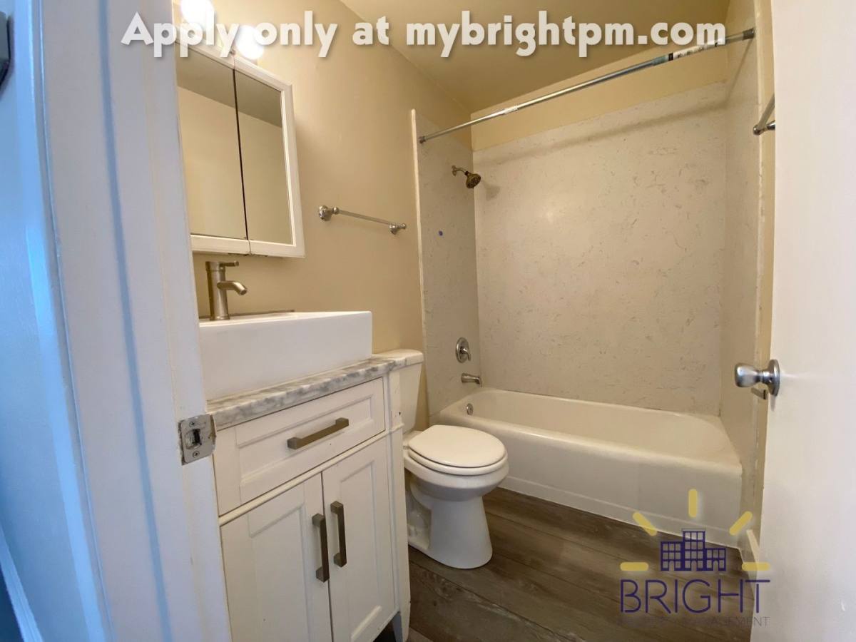 Apartment for rent at 5955 Sutter Ave, Carmichael, CA 95608