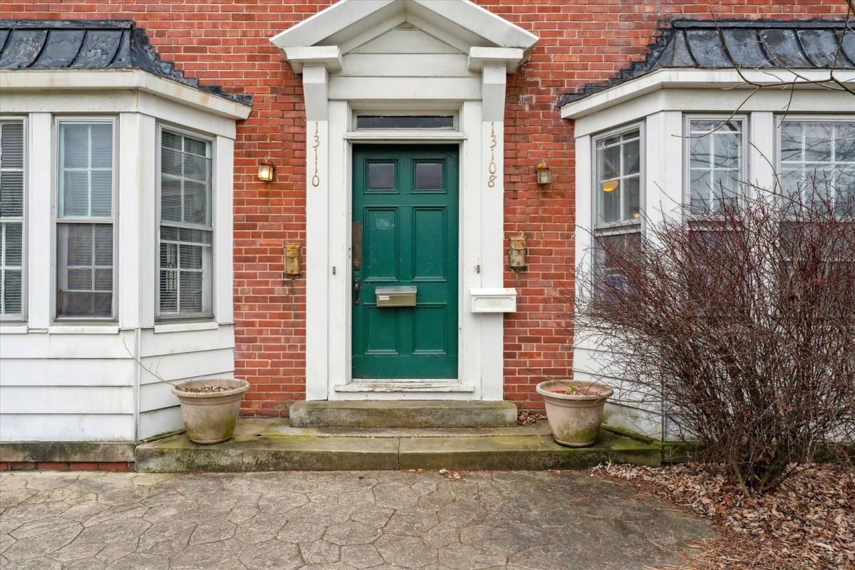 Apartment for rent at 13108 Cedar Rd, Cleveland, OH 44118