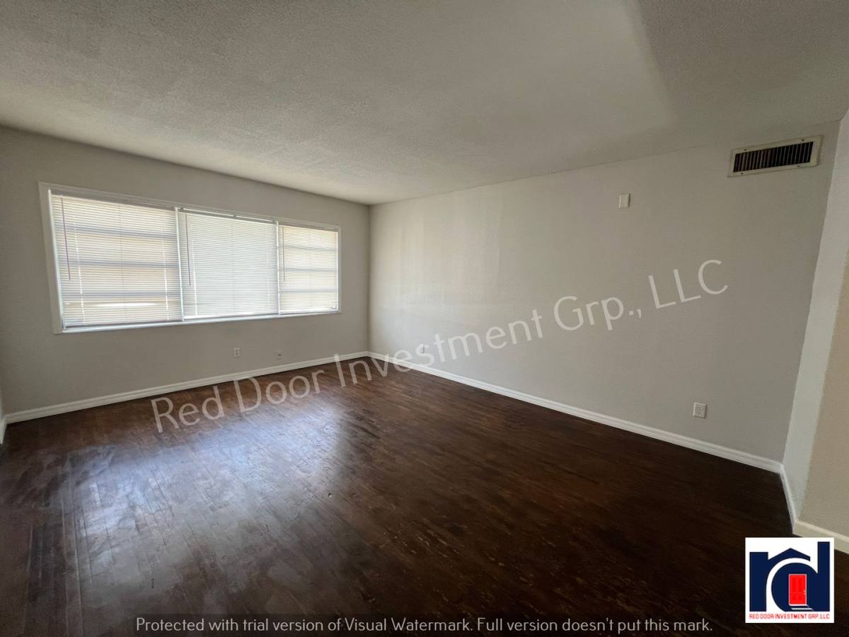 Apartment for rent at 312 W Howry Ave, Deland, FL 32720