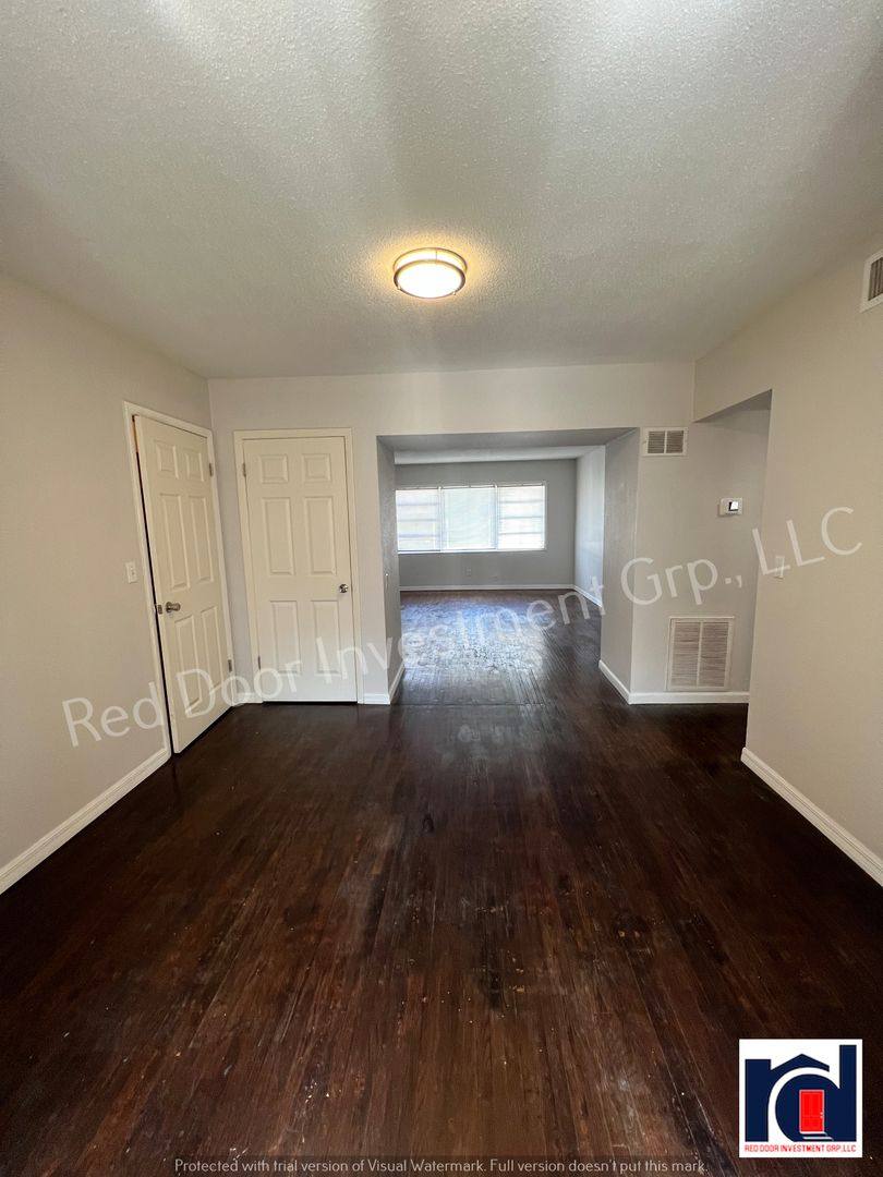 Apartment for rent at 312 W Howry Ave, Deland, FL 32720