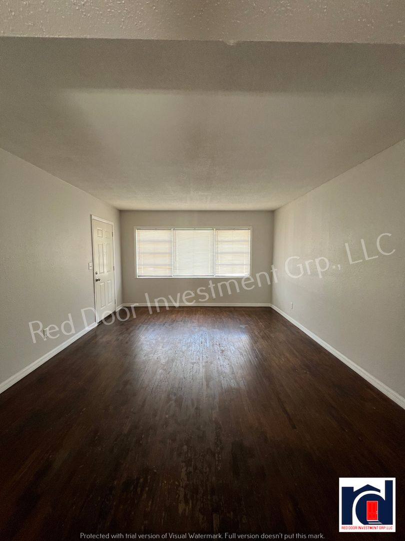 Apartment for rent at 312 W Howry Ave, Deland, FL 32720