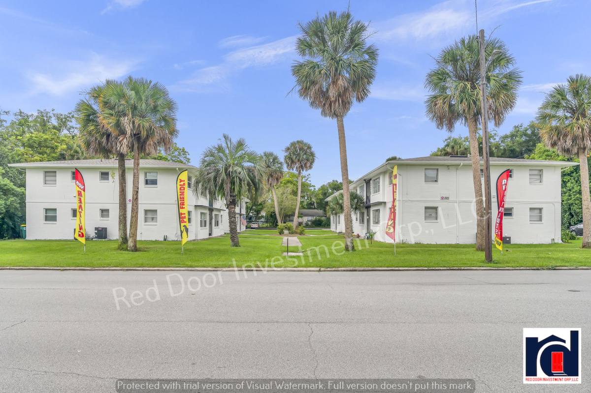 Apartment for rent at 312 W Howry Ave, Deland, FL 32720