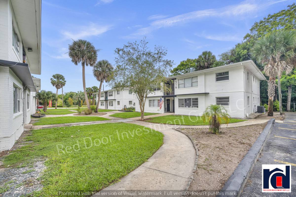 Apartment for rent at 312 W Howry Ave, Deland, FL 32720