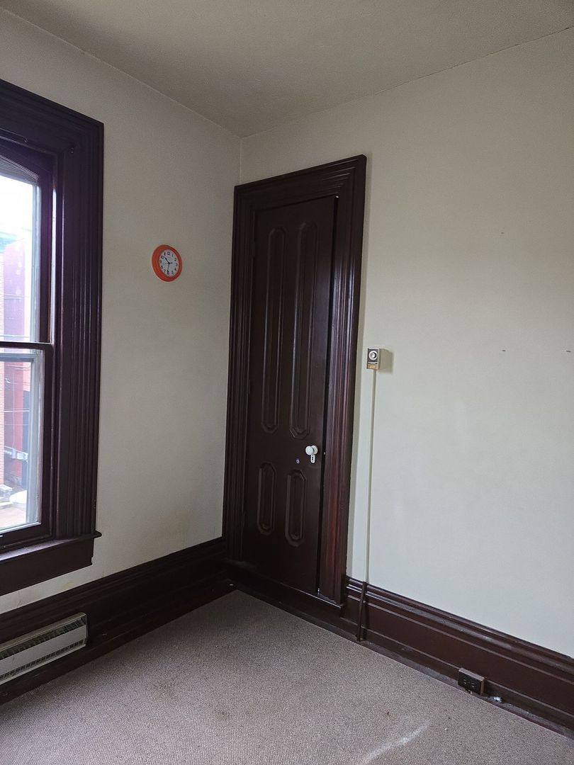 Apartment for rent at 127 Lincoln Way W, Chambersburg, PA 17201